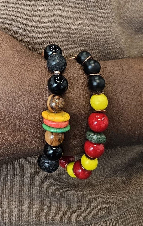 Natural Stone beaded bracelet (Onyx, yellow turquoise, red jade, Jade) by Tonnie&